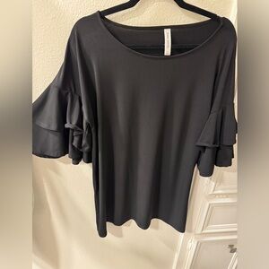 black Zenana Outfitters top with ruffled bell sleeves Large